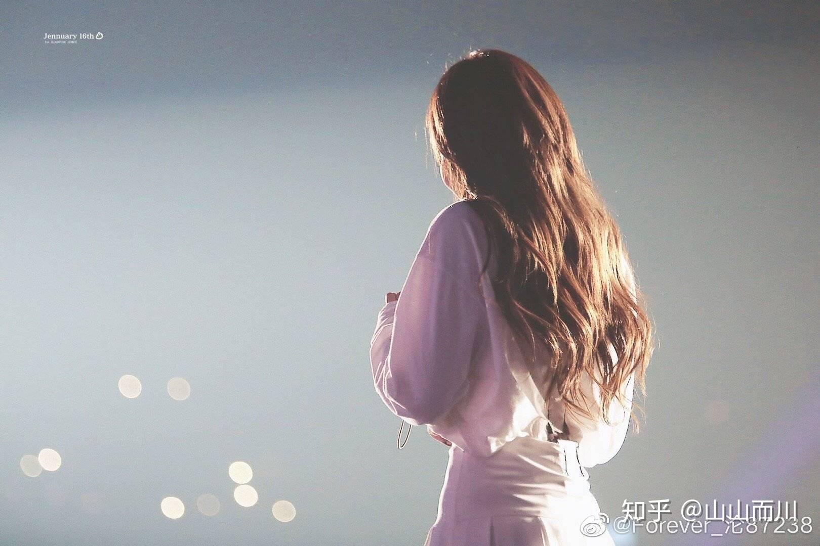 有哪些jennie的背影图片