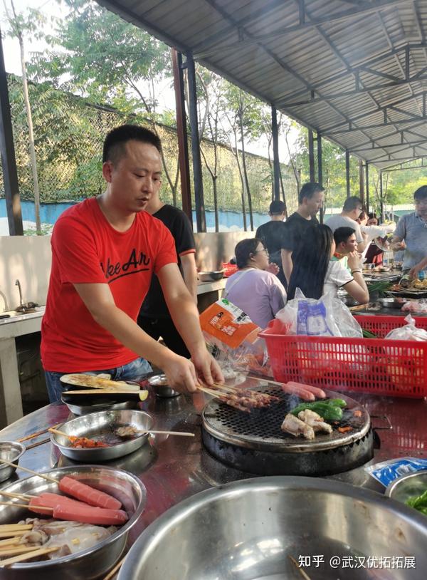 没有了任何自己动手的快乐意义 工作之余 让我们去体验户外自助烧烤的