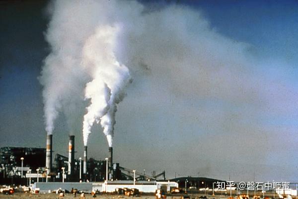 在安装烟气脱硫之前,新墨西哥州该发电厂的废气中含有过量的二氧化硫.