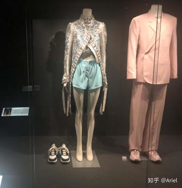 21世纪t台服装
