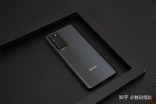 荣耀x10搭载的是有华为明星芯片称号的中高端处理器麒麟820 5g soc