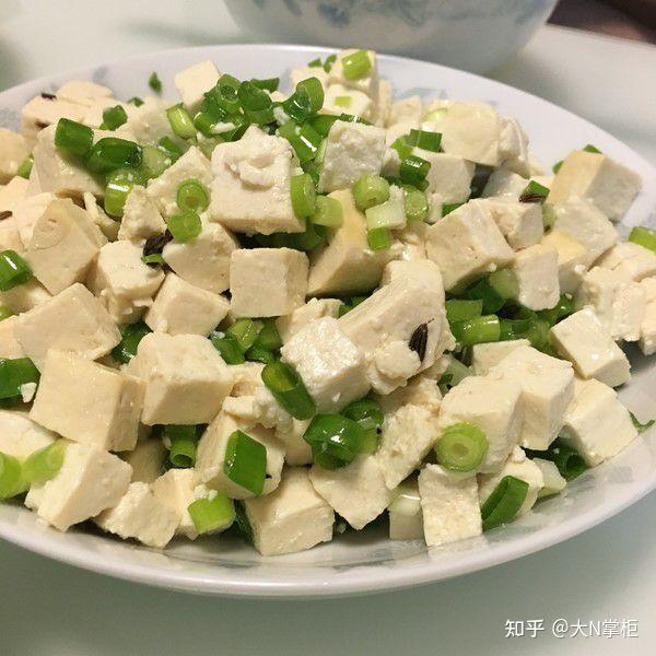 吃小葱拌豆腐健康吗?