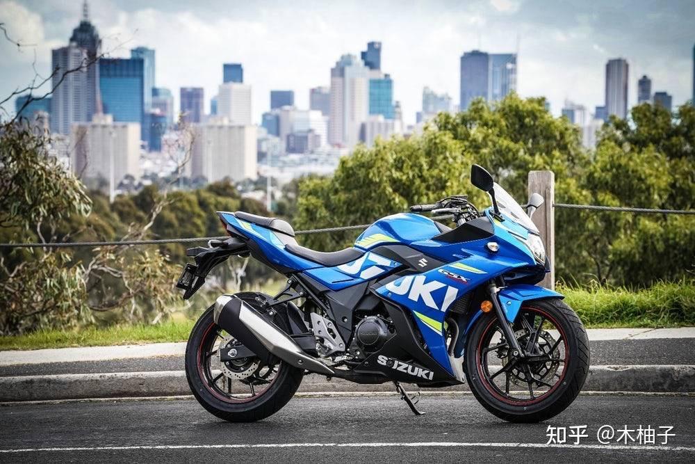 春风250sr比较好还是豪爵铃木gsx250