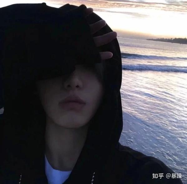 丧到崩溃的头像;让你崩溃的人永远不会只让你崩溃一次