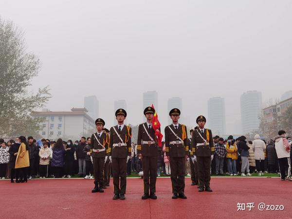 武汉华中艺术学校国旗班武汉华中艺术学校校服什么样子