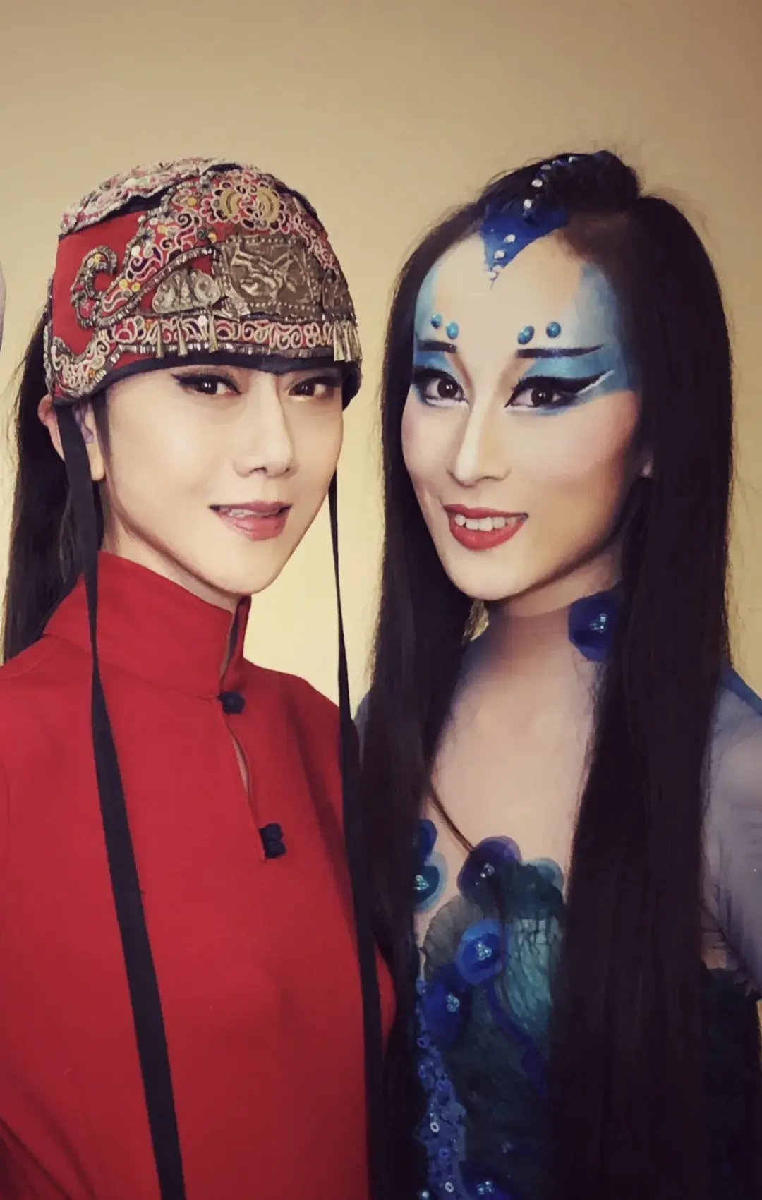 怎样看待杨丽萍徒弟水月的同性婚礼