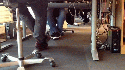 59 分钟前 身边有不少人爱抖腿,脚下就跟踩着缝纫机一样.