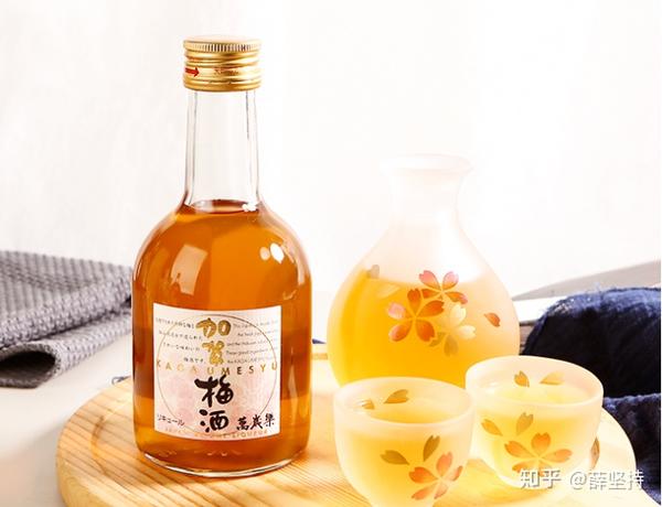 2,万岁乐加贺梅酒 酒精度数:14%vol 净含量:300ml 产地:日本