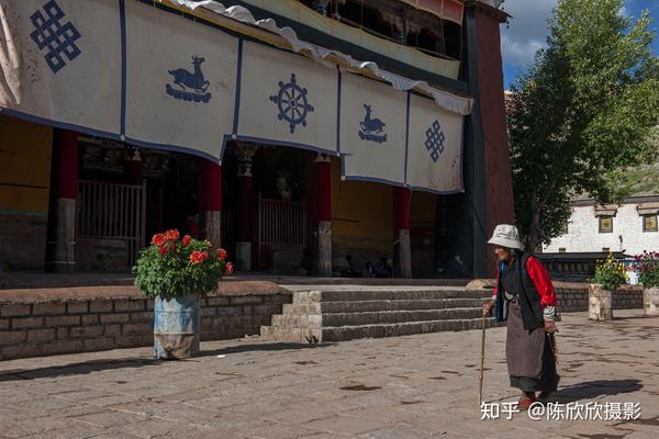 江孜白居寺愿坛城永立于这后藏的江南