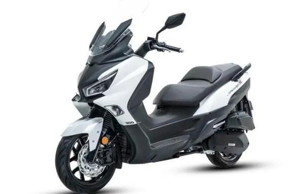 赛艇250至尊版,新九妹,srmax250,nmax,如何选