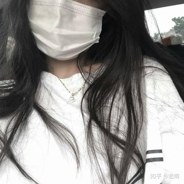 白色干净女头像