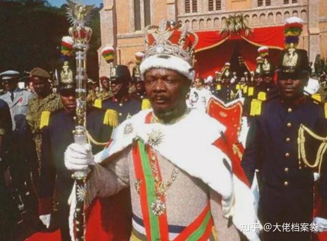 恶魔皇帝博卡萨拿人肉招待外宾娶中国爱妃还要妹妹共侍