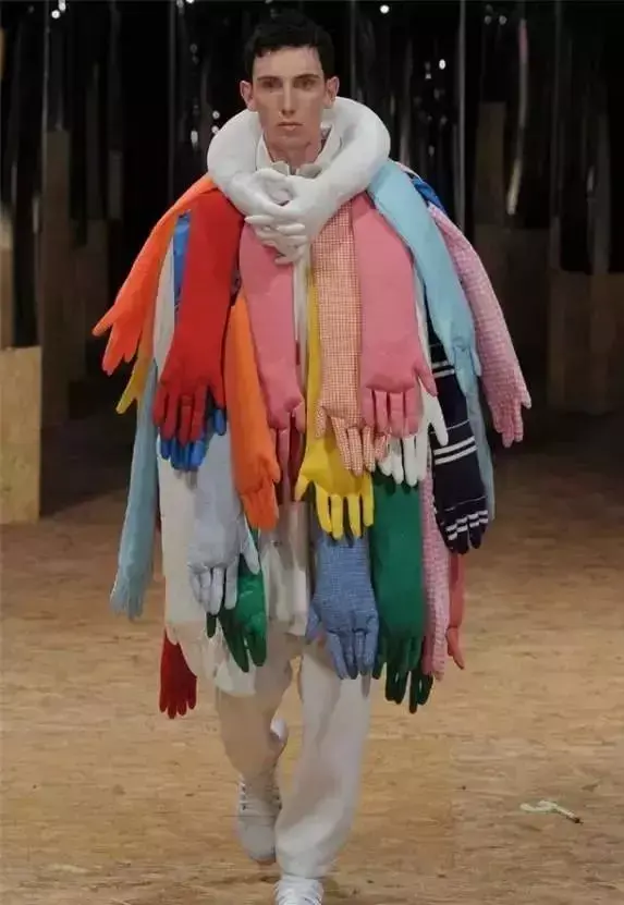 沙雕设计师的奇葩衣服大赏,第一个就笑疯了