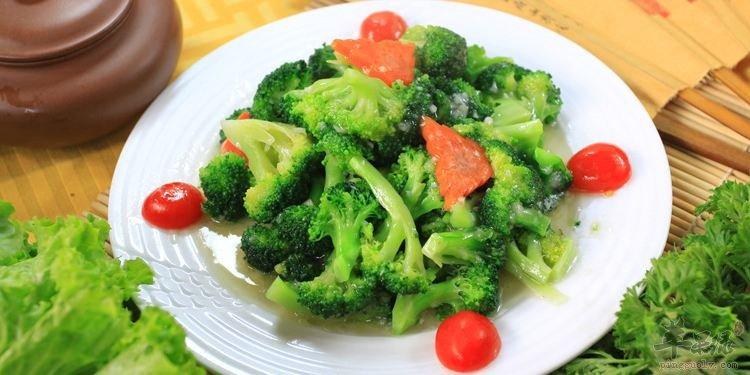 这样炒蔬菜鲜嫩不变色,比饭店还香,大人小孩统统爱吃!