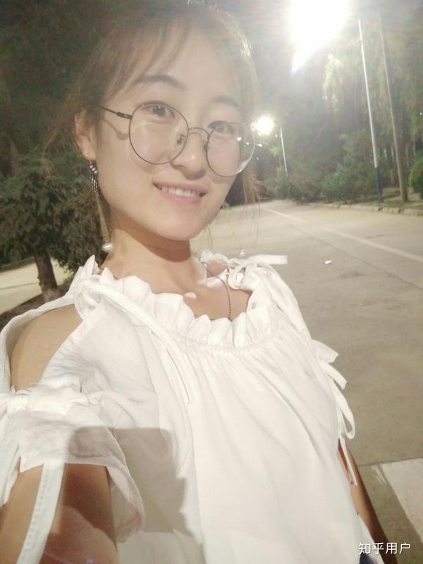 女朋友很漂亮是怎样的体验?