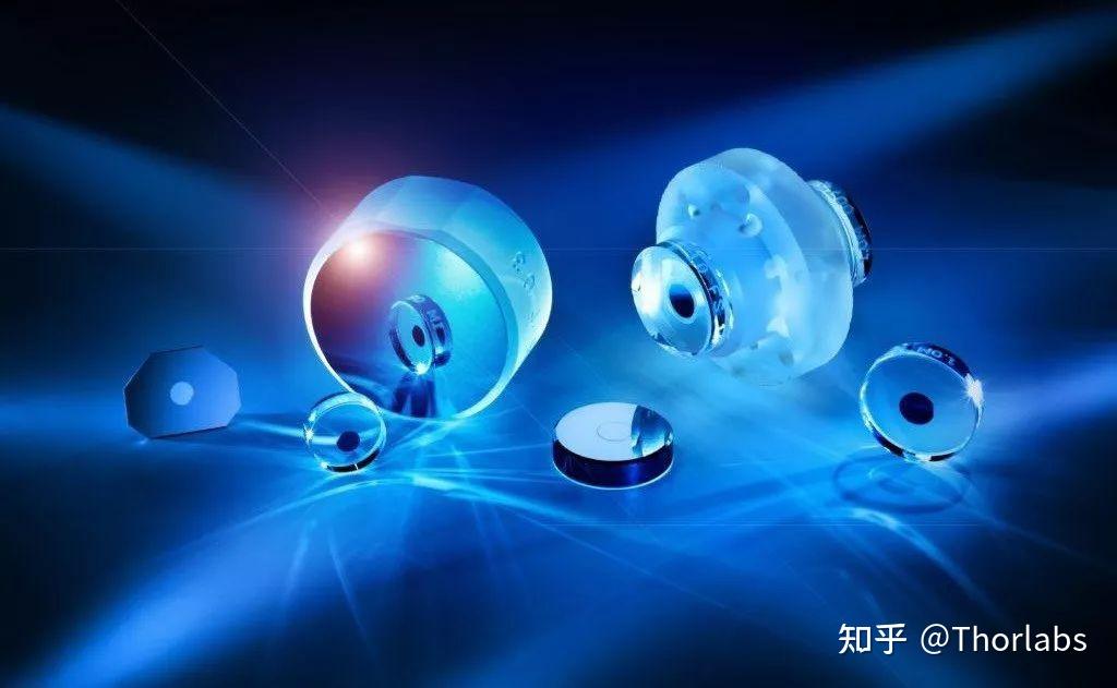 光晶格钟一般使用两级冷却和捕获:一级用于快速累积大量原子,一个用于