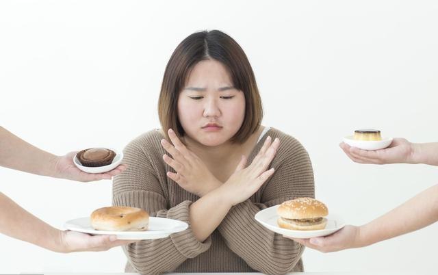 开始很快减肥,进入有效,但是平台不吃饮食期,?晚饭女生期间减肥的图片