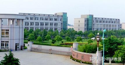 由国企全额投入的特色办学模式,是江苏省镇江市一所民办高等学府,2004
