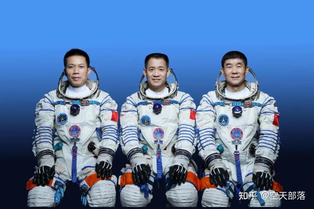 神舟十二号航天员将在空间站驻留三个月,他们会如何度过太空生活?