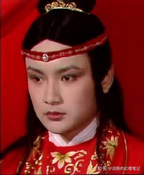 红楼梦贾宝玉爱红真的是毛病吗看林黛玉怎么说怎么做他是第一个葬花人