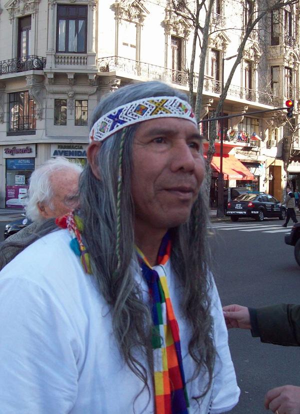 西班牙报纸el país在2011年将他列为100名杰出的伊比