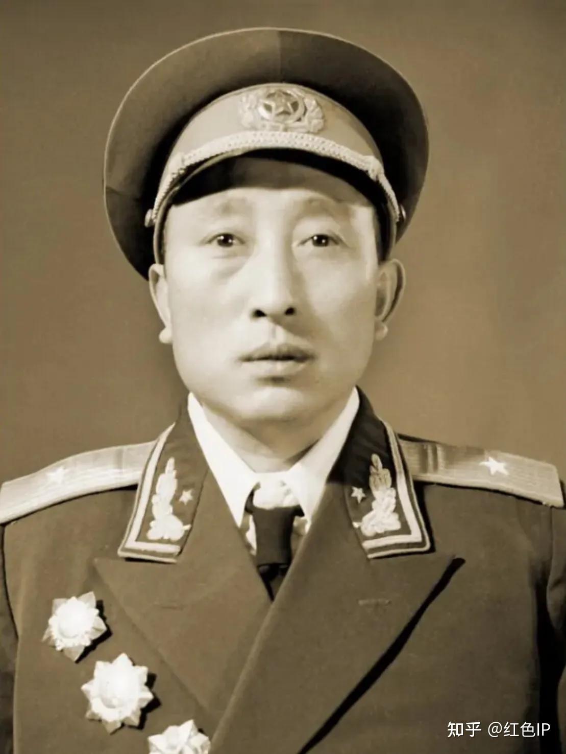 刘贤权刘贤权(1915年—1992年,江西吉安人.