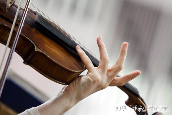 学习小提琴6种放松右手的方法,让你的右手练习不再僵硬!
