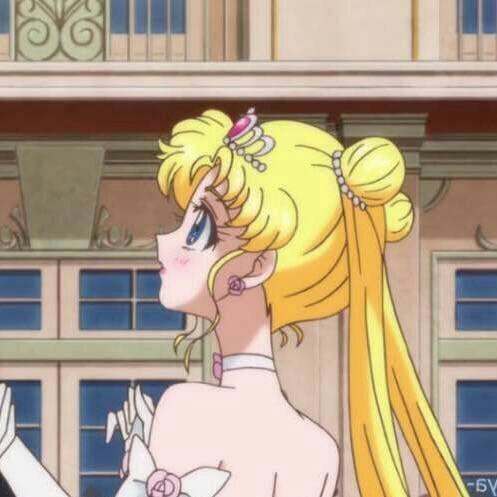求美少女战士情侣头像?