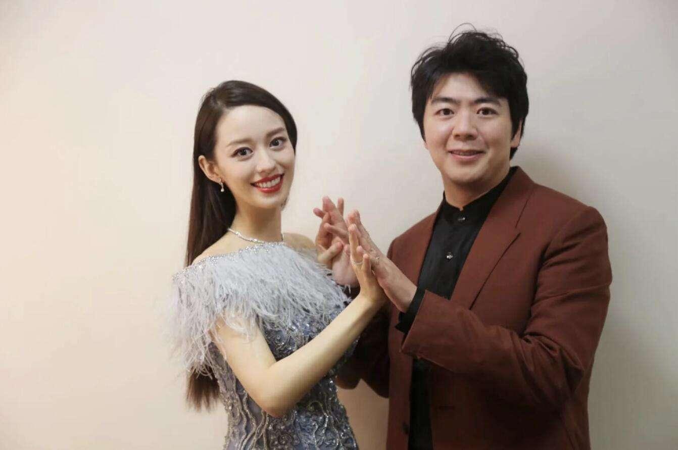吉娜怀孕6个月小蛮腰被夸上热搜网友我想穿越回唐朝