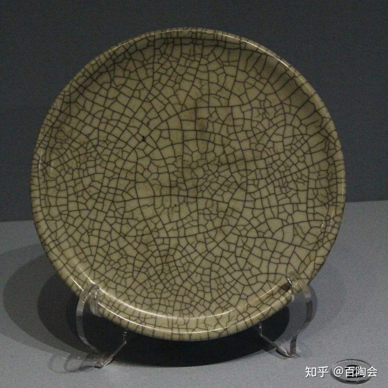 南宋哥窑灰青釉浅盘 故宫博物院收藏高1.8 口径15.