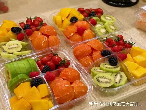 这价格还包含外卖配送费,妥妥的是,水果爱好者省钱福音啊~ 水果拼盘