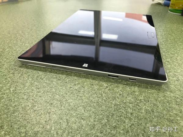 surfacepro4电池鼓包,surfacepro4 二,pro3是surface产品里面屏幕最薄的一款了,我都好奇,这款平板屏幕没