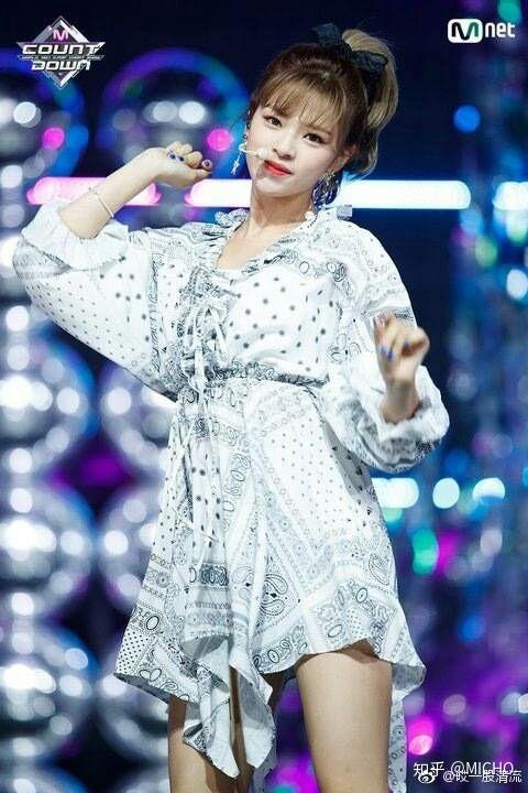 想做一个四代女团打歌服盘点,到底谁才拥有最不出错的cody?