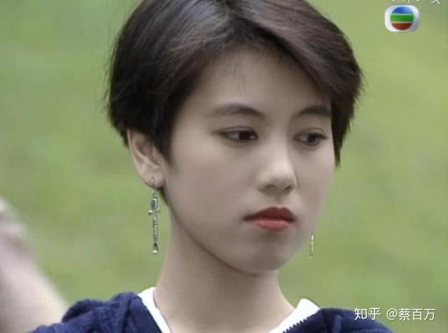 2019年发型发型,许多潮模都在仿照90年代香港老年人超短发攻略女图片