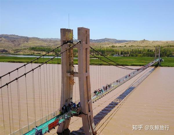 国内现在流行玻璃栈道,而沙坡头的黄河3d玻璃栈道却只能拍照