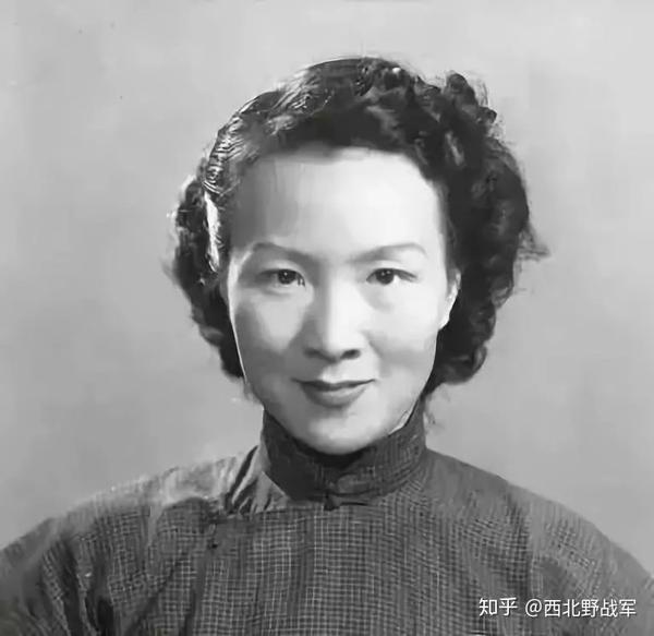 年轻时的李佩
