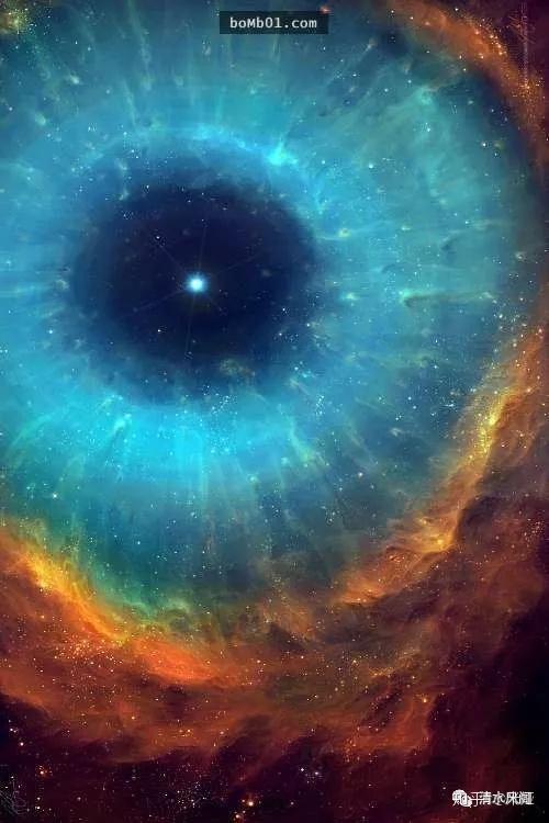 这个被称为"上帝之眼"的星云会让人越看越能感受到一股魔力,堪称宇宙