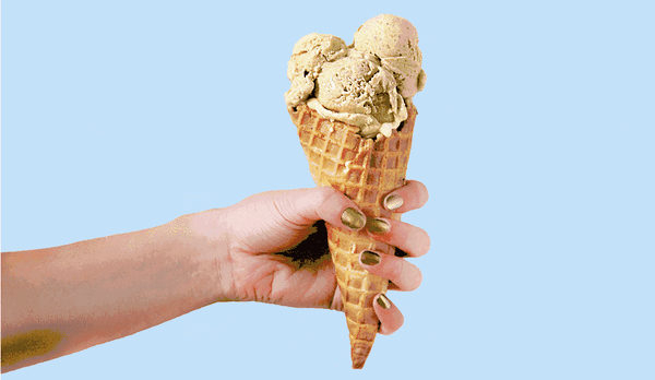 (所以说蛋卷冰激凌不是撒切尔夫人发明的……她是1925年生人,顶多跟