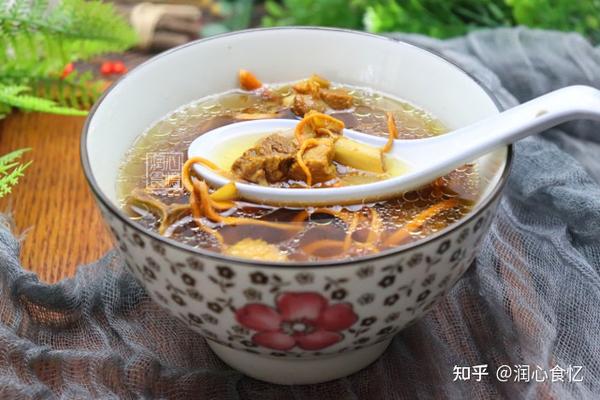 虫草老鸭汤的做法
