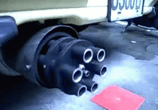 会从排气管那听到类似于敲击金属的