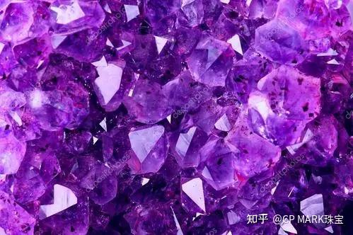 人们把紫晶誉为"诚实之石".是二月诞生石,象征着诚实,心地平