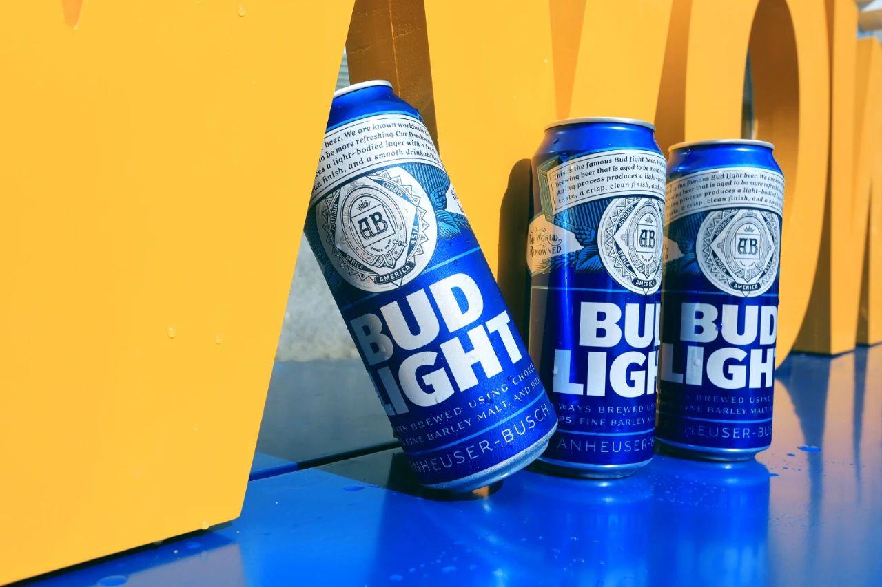 budlight百威昕蓝与美宜佳联袂上新