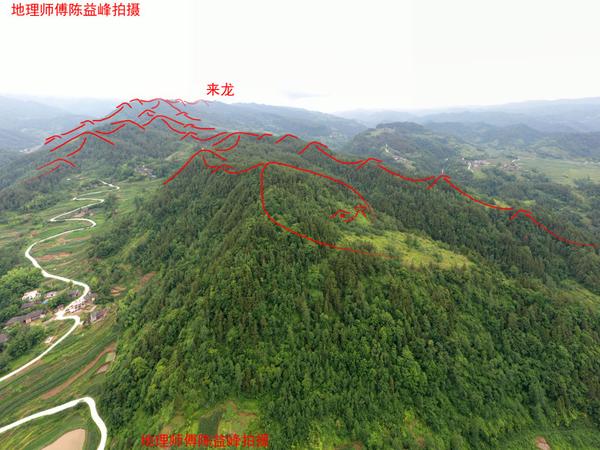 鸟瞰官坟山土司王陵,直龙撞辈入首结穴