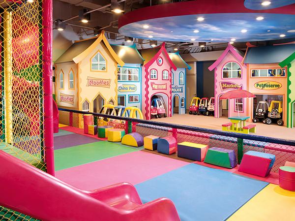 一种儿童娱乐设施和儿童娱乐设备都是以一种共同的典型娱乐设施命名的