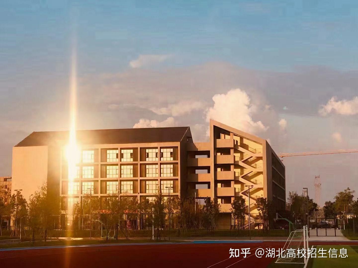 长江艺术工程职业学院怎么样