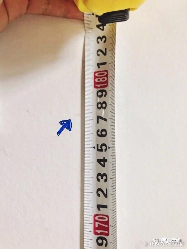 结果是,他的净身高应该是177-178cm之间.