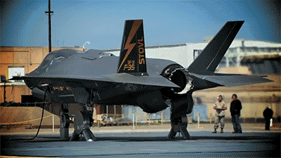 f-35b 可以实现短距起飞 垂直降落