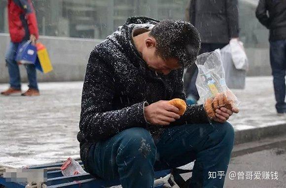中年男人,有着太多的无助和无奈 说的可能有点极端,但事实就是这个