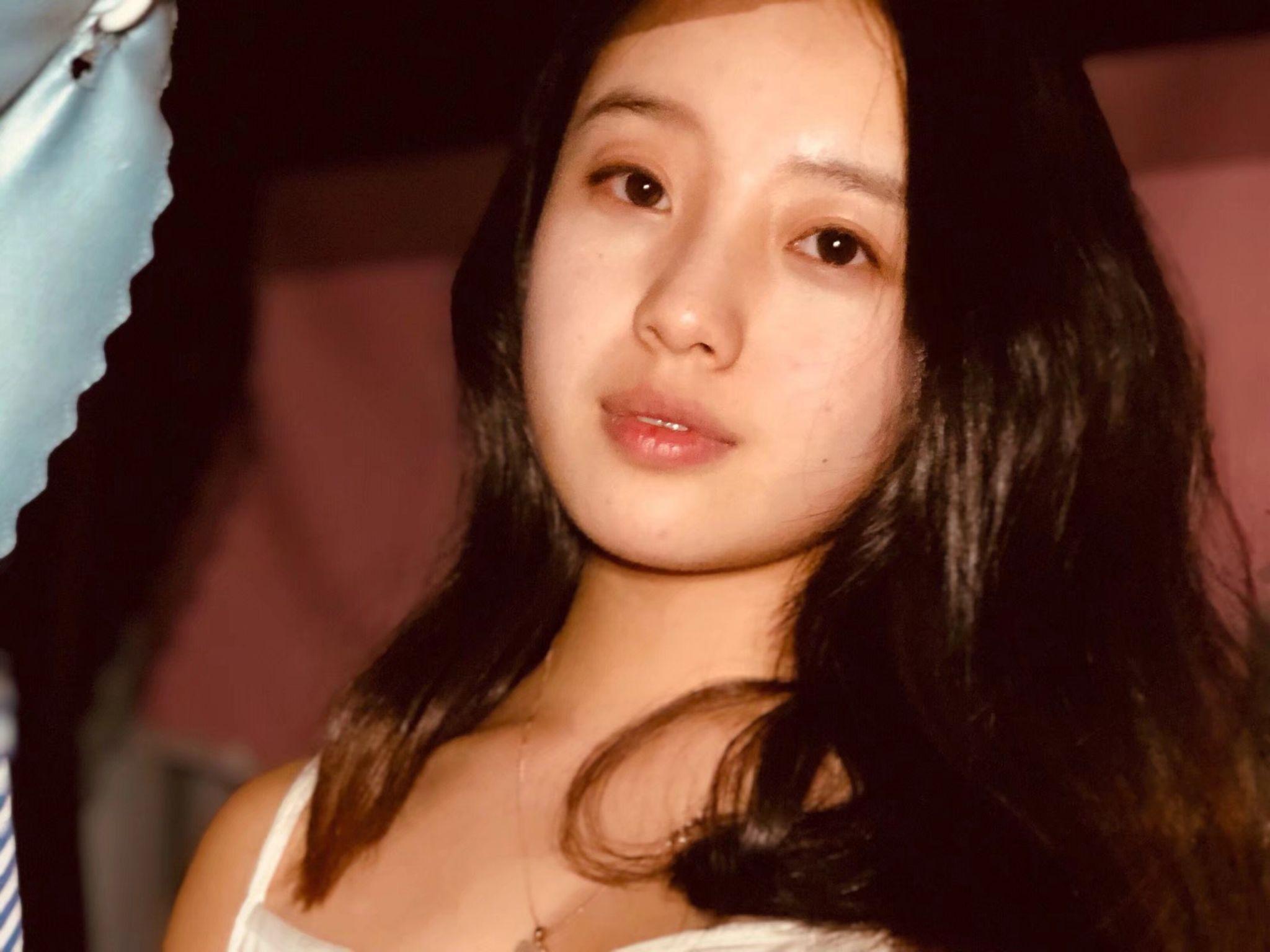 高中时素颜就好看的女生长大化妆后岂不是逆天吗?