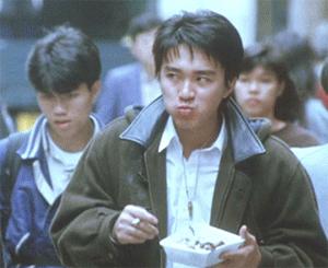 不…不好意思,串错门了 我这就走 顺便问一下有没有不要的空瓶子啊(_)